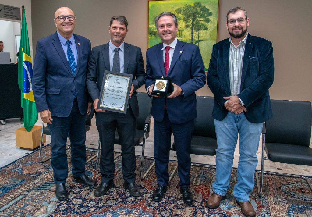 Presidente do TJPR recebe título de cidadão honorário de São Jerônimo da Serra